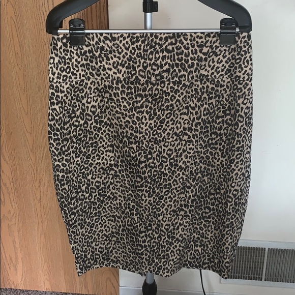 Dresses & Skirts - Leopard pencil skirt